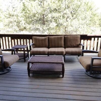 Lovely patio set ~ Heavy weight