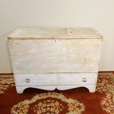 White Mule Chest