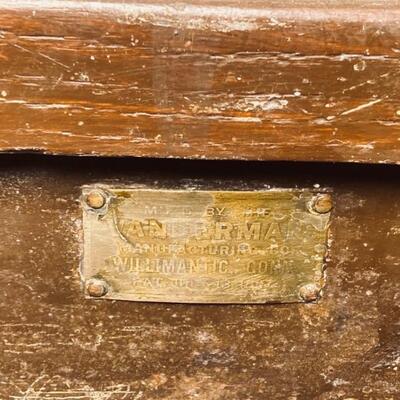 Showing Brass Makers Plaque