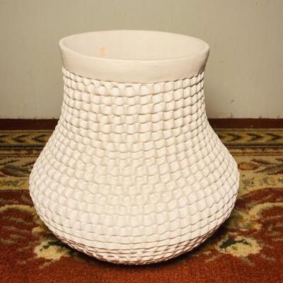 Listed Navajo Artist Pot