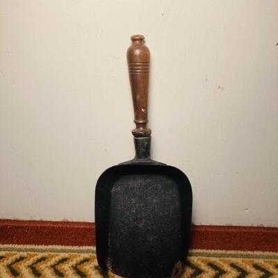 Wood/Metal Scoop