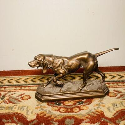 Bronze Coated Pointer Statue