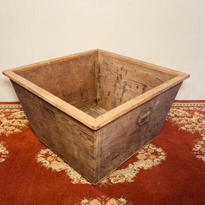Splayed Side Bin