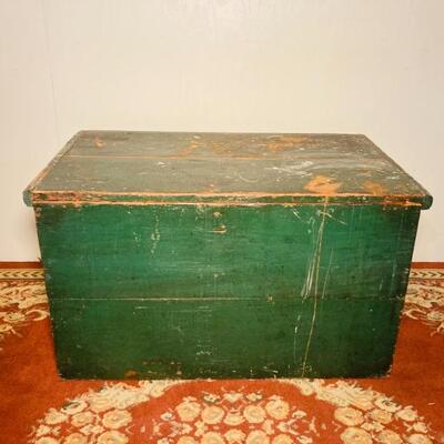 Emerald Green Trunk