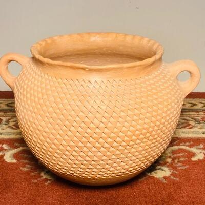 Listed Hopi Artist Pot