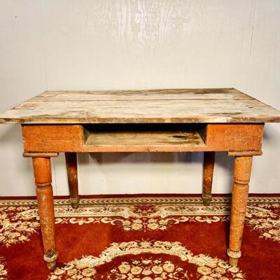 Pumpkin Table w/ Scrub Top