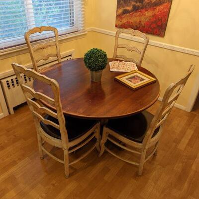French Country Round Kitchen Table and Chairs