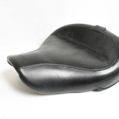 Mustang Solo Seat Harley DYNA & Wide Glide