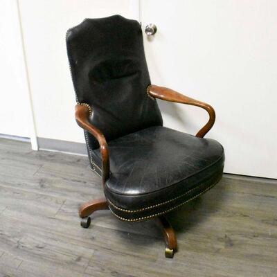 North Hickory Furniture Co. Desk Chair