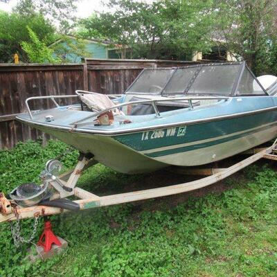 70â€™s FIBERGLASS BOAT WITH JOHNSON 115 MOTOR AND TRAILER TIRES NEED TLC OWNER HAS TITLE