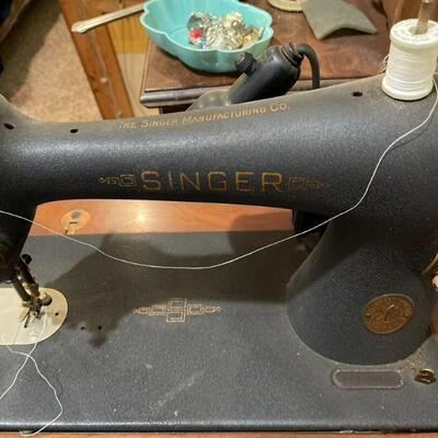 Antique Singer sewing mchine