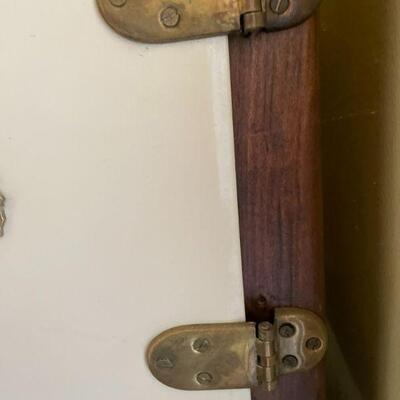 Ice box hinges and locks all original