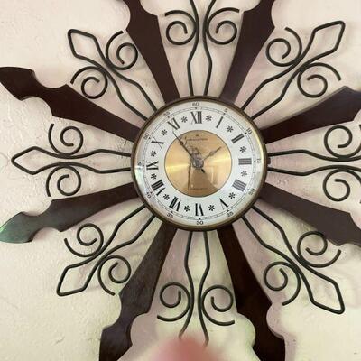Retro clock