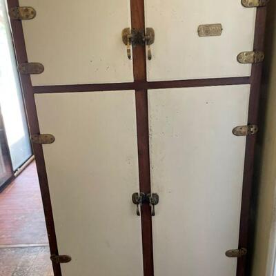 Antique White Clad Ice Box