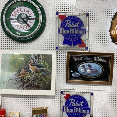Pabst Mirror, Pabst Stained Glass, Special Export Clock (WORKS), Wildlife Print
