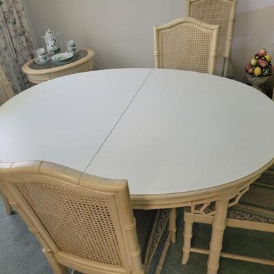 dining room table and 6 chairs, has an extra leaf