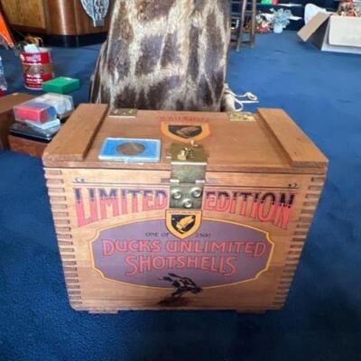 #104 â€¢ The original ducks unlimited box with commemorative matching coin-1984