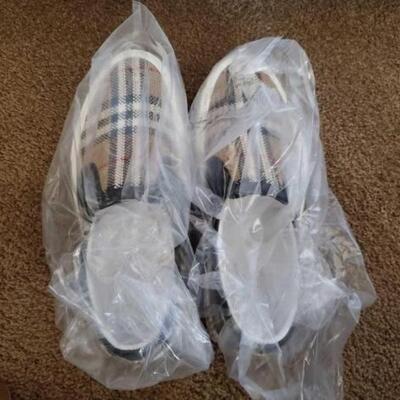 #1240 â€¢ Burberry Slip-Ons size 38 EU