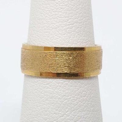 2002	

18k Gold Band, 5.6g
Weighs Approx: 4.6g Ring Size: 4