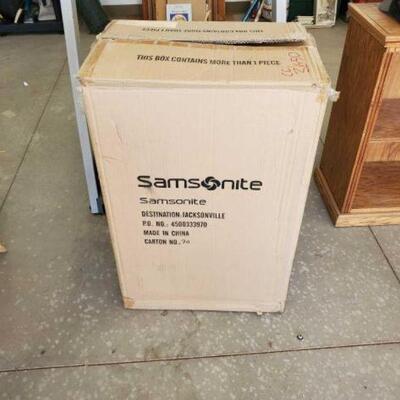 #3650 • New In Box Samsonite Suit Case Set