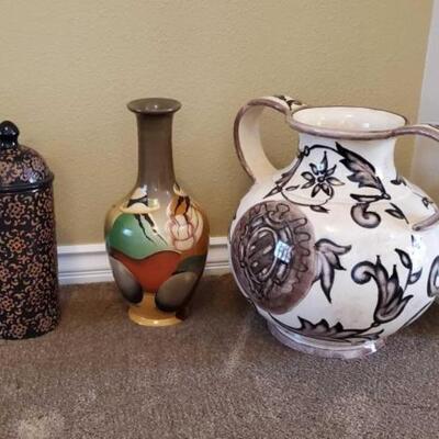 #1214 â€¢ 3 Decorative Vases