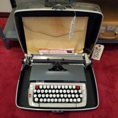 #2835 • SCM Classic 12 Typewriter With Case
