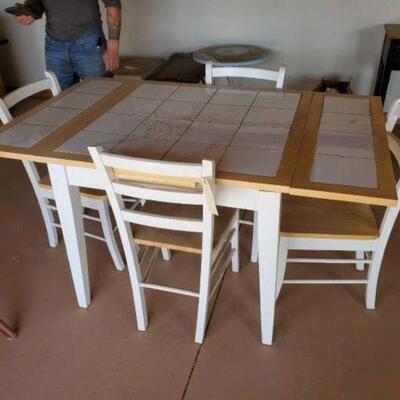 #2936 • Dining Room Table And 4 Chairs: Table Measures Approx: 59.5