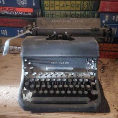 #158 â€¢ Vintage Remington Rand Typewriter