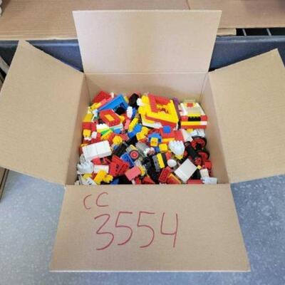 #3554 • Assortment Of Lego Pieces