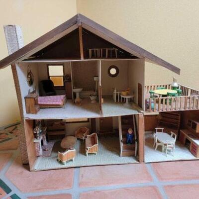 #2300 â€¢ Handmade Dollhouse Measures Approx 33