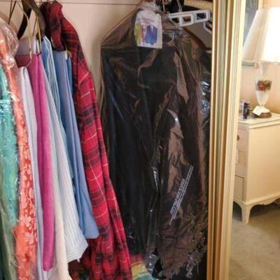 #2514 â€¢ Clothes, Hangers, Blankets, and More