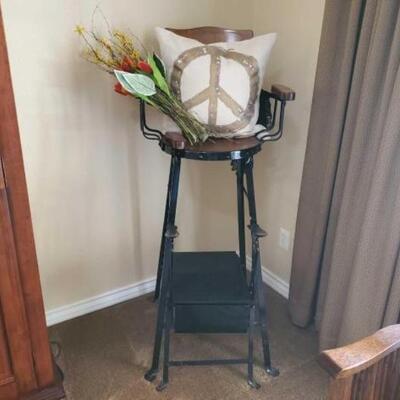 #1222 â€¢ Shoe Shine Chair, Decorative Pillow and Flowers, and More 