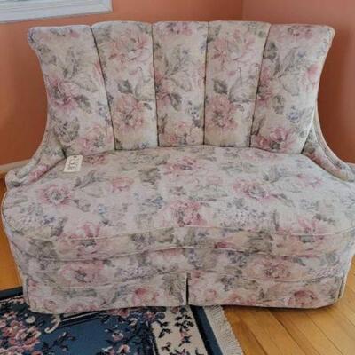 2306 â€¢ Floral Skirted Love Seat: 
