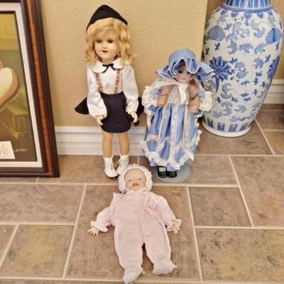 #1354 â€¢ 3 Vintage Dolls