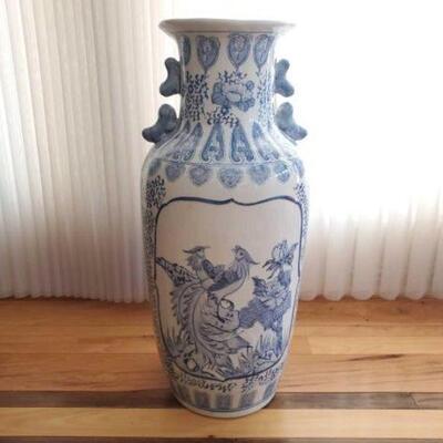 2226	

Large Vase
Made in China