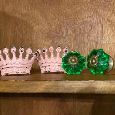 1420 • 2 Sets of Knobs.Includes 2 Pink Crown Knobs and 2 Green Glass Knobs