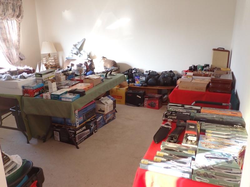 Digger Paradise Jam Packed Pittsburg Estate Sale Large Knife