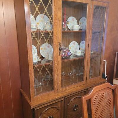 china cabinet that matches the dining room table