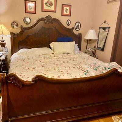 Gorgeous king size bed