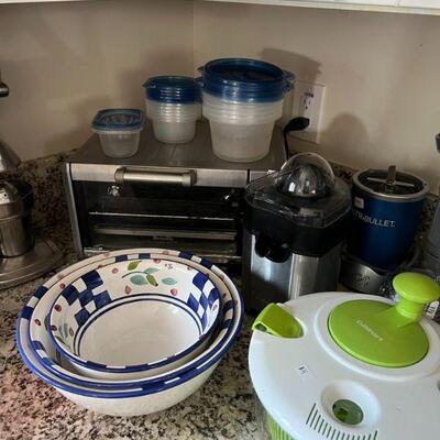 Bowls and tupperware