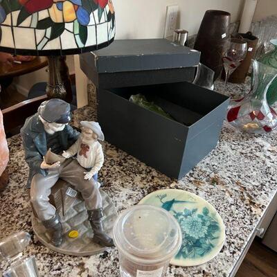 Glass lamp and figurines