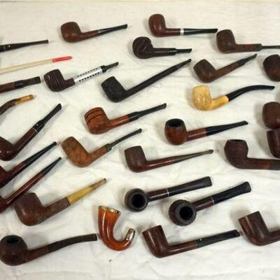 1086	GROUPING OF VINTAGE PIPES

