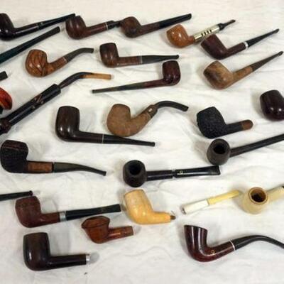 1082	GROUPING OF VINTAGE PIPES
