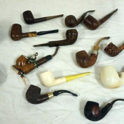 1085	GROUPING OF VINTAGE PIPES
