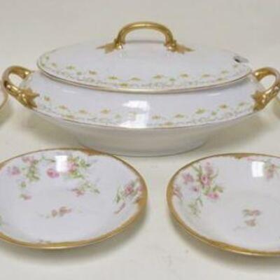 1230	LIMOGES TUREEN & 6 SOUP BOWLS, BOWLS ARE HAVILAND, TUREEN IS 14 1/4 IN ACROSS THE HANDLES
