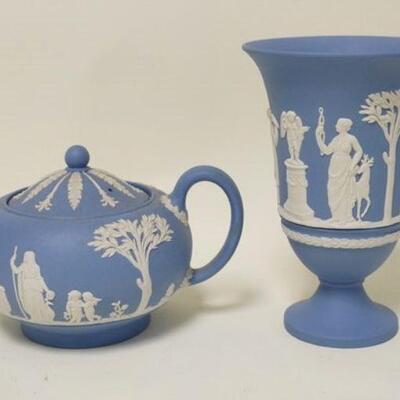 1197	WEDGWOOD TEAPOT &  7 5/8 IN VASE, MADE IN ENGLAND
