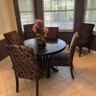 Black Dining Table/6 upholserted Chairs