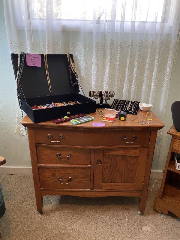 LB Estate Sale by Caring Transitions Sat, 5/21!