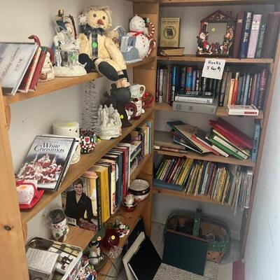 Shelves/games and books
