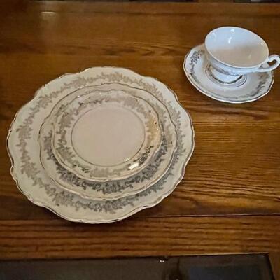 Royal Bavarian â€œBelcrestâ€ china